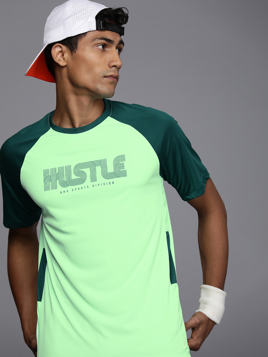 HRX by Hrithik Roshan Graphic Printed Anti-Microbial Rapid-Dry Racket Sports T-shirt, Green
HRX by Hrithik Roshan Graphic Printed Anti-Microbial Rapid-Dry Racket Sports T-shirt, Green