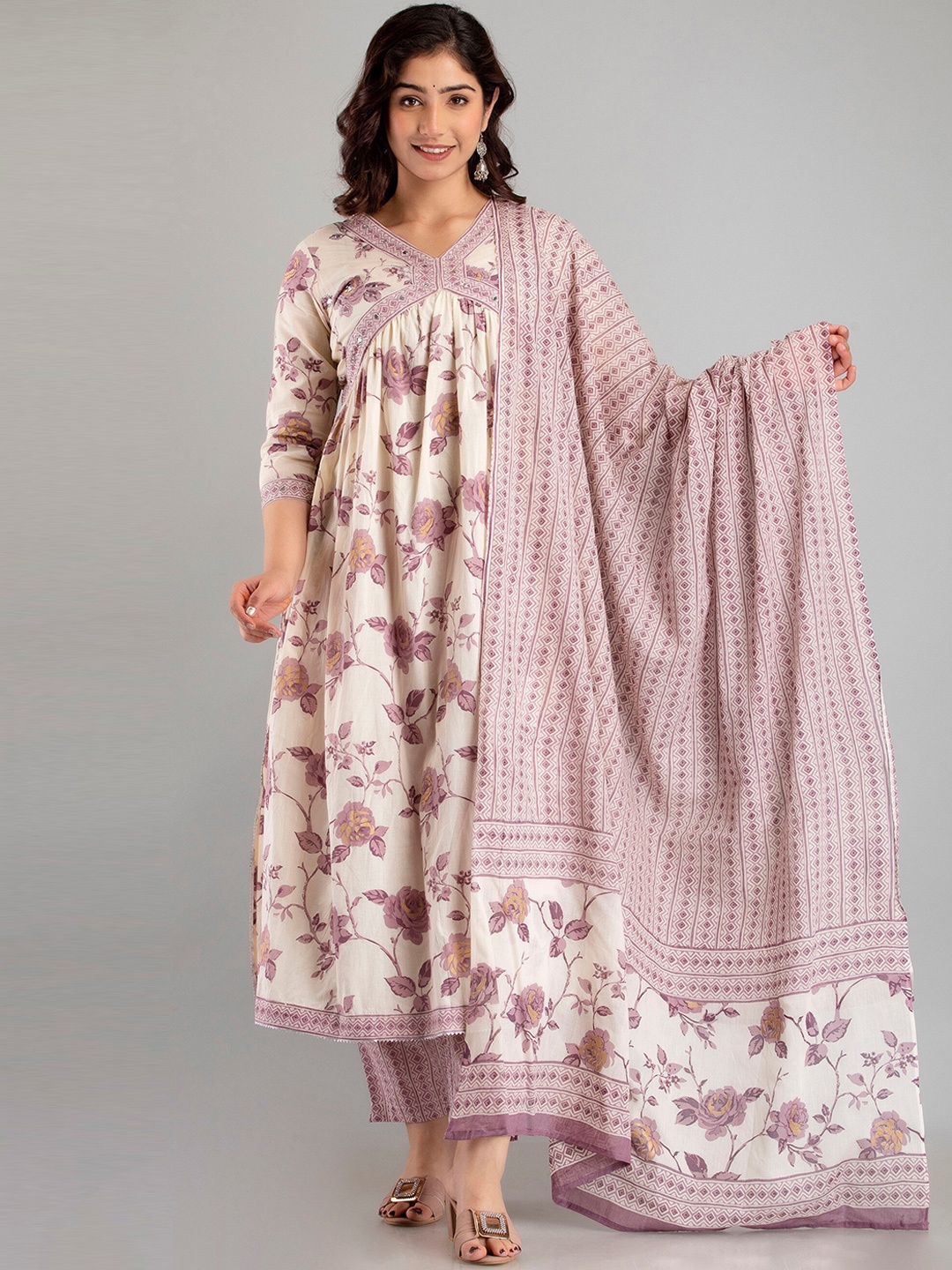 Readiprint Fashions Floral Printed Mirror Work Pure Cotton Kurta With Trousers & Dupatta, Mauve
Readiprint Fashions Floral Printed Mirror Work Pure Cotton Kurta With Trousers & Dupatta, Mauve