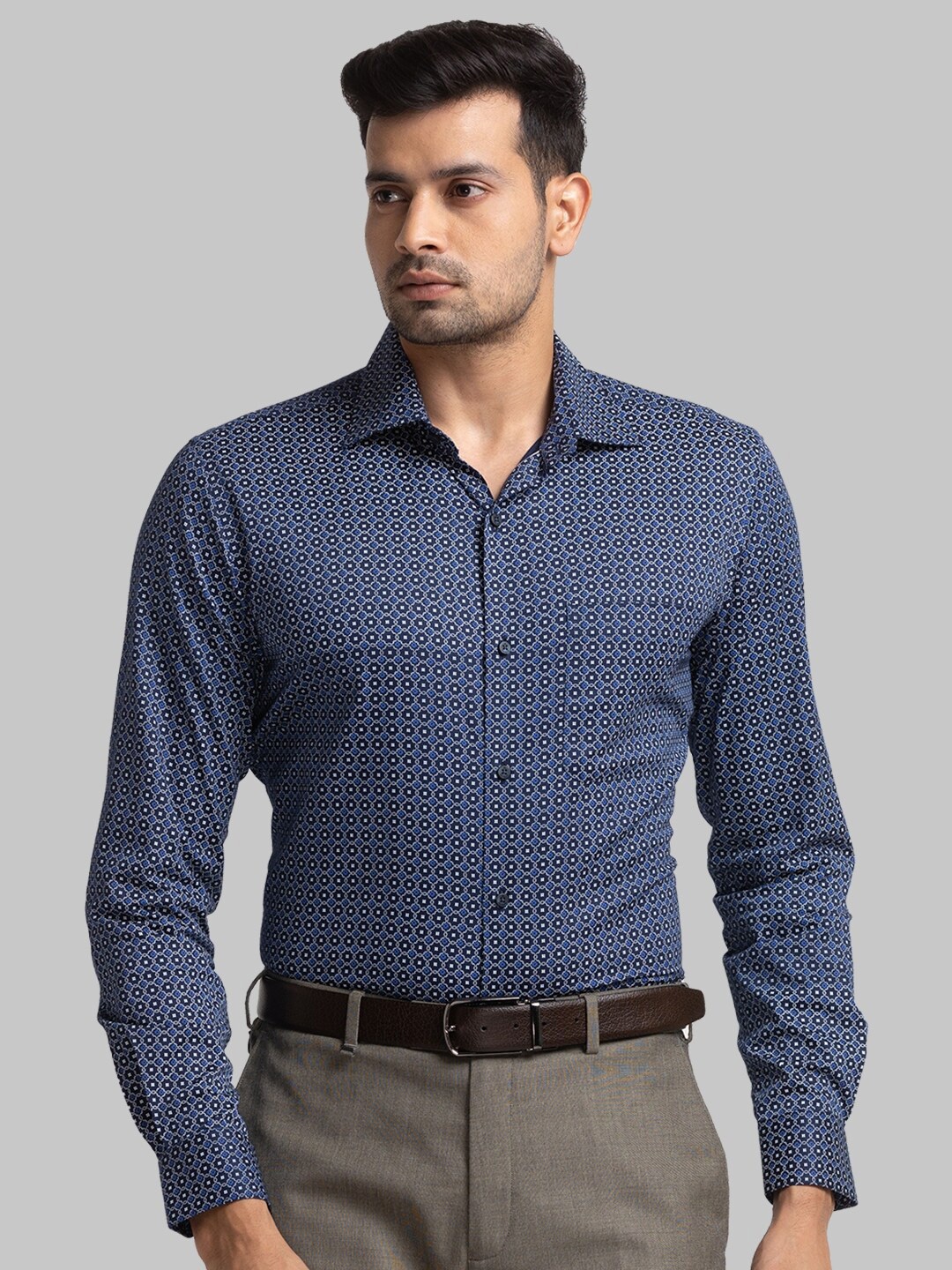 Raymond Printed Spread Collar Pure Cotton Contemporary Fit Organic Cotton Formal Shirt, Navy blue
Raymond Printed Spread Collar Pure Cotton Contemporary Fit Organic Cotton Formal Shirt, Navy blue