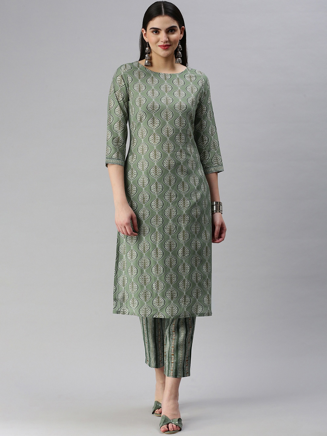 HRITIKA Women Green Ethnic Motifs Printed Regular Chanderi Cotton Kurta with Trousers
HRITIKA Women Green Ethnic Motifs Printed Regular Chanderi Cotton Kurta with Trousers