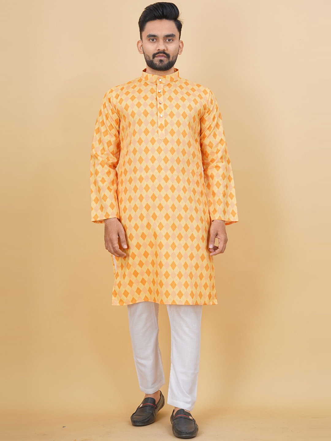 PREMROOP- THE STYLE YOU LOVE Geometric Printed Mandarin Collar Pure Cotton Kurta, Yellow
PREMROOP- THE STYLE YOU LOVE Geometric Printed Mandarin Collar Pure Cotton Kurta, Yellow