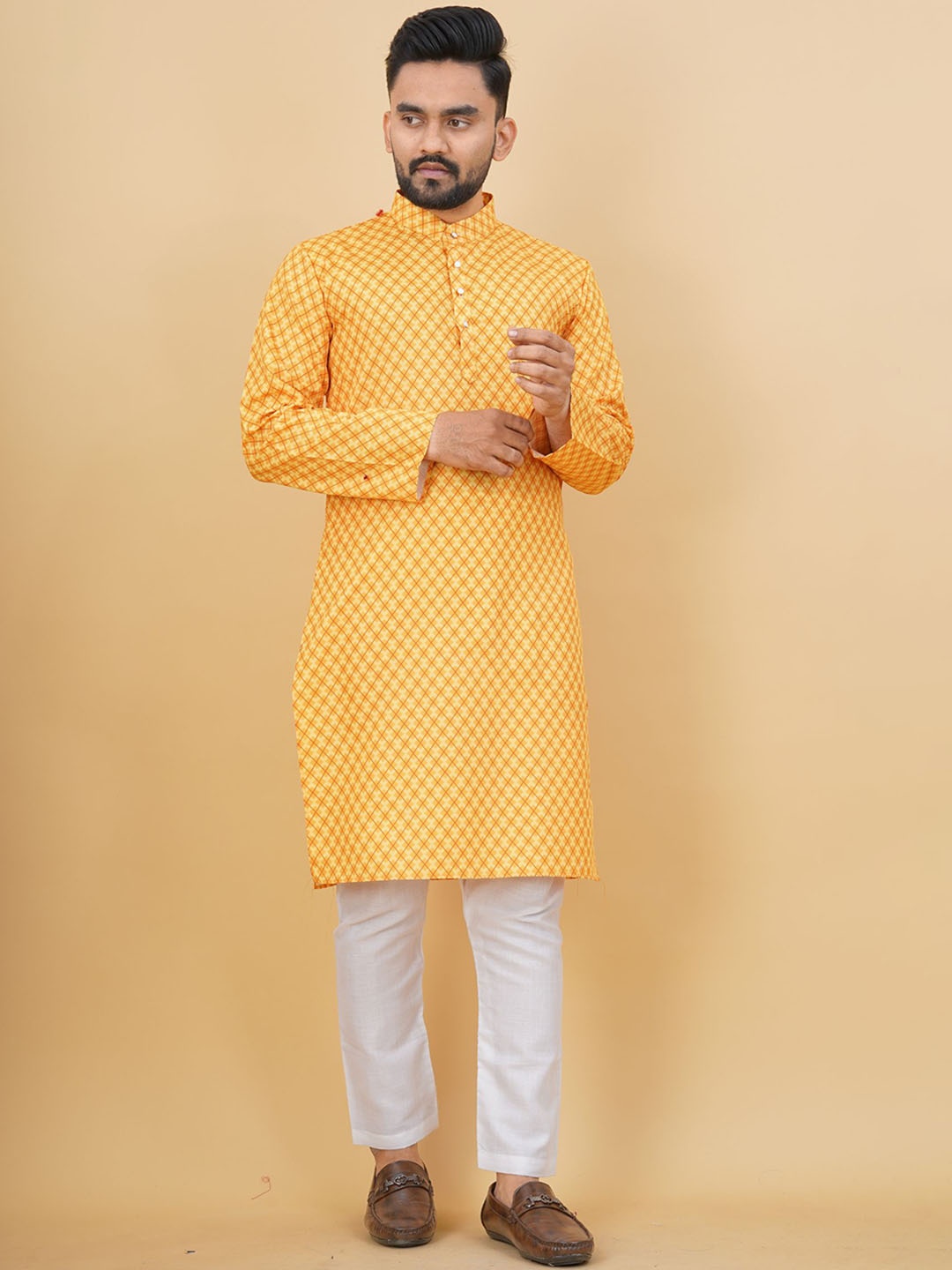 PREMROOP- THE STYLE YOU LOVE Geometric Printed Mandarin Collar Pure Cotton Kurta, Yellow
PREMROOP- THE STYLE YOU LOVE Geometric Printed Mandarin Collar Pure Cotton Kurta, Yellow