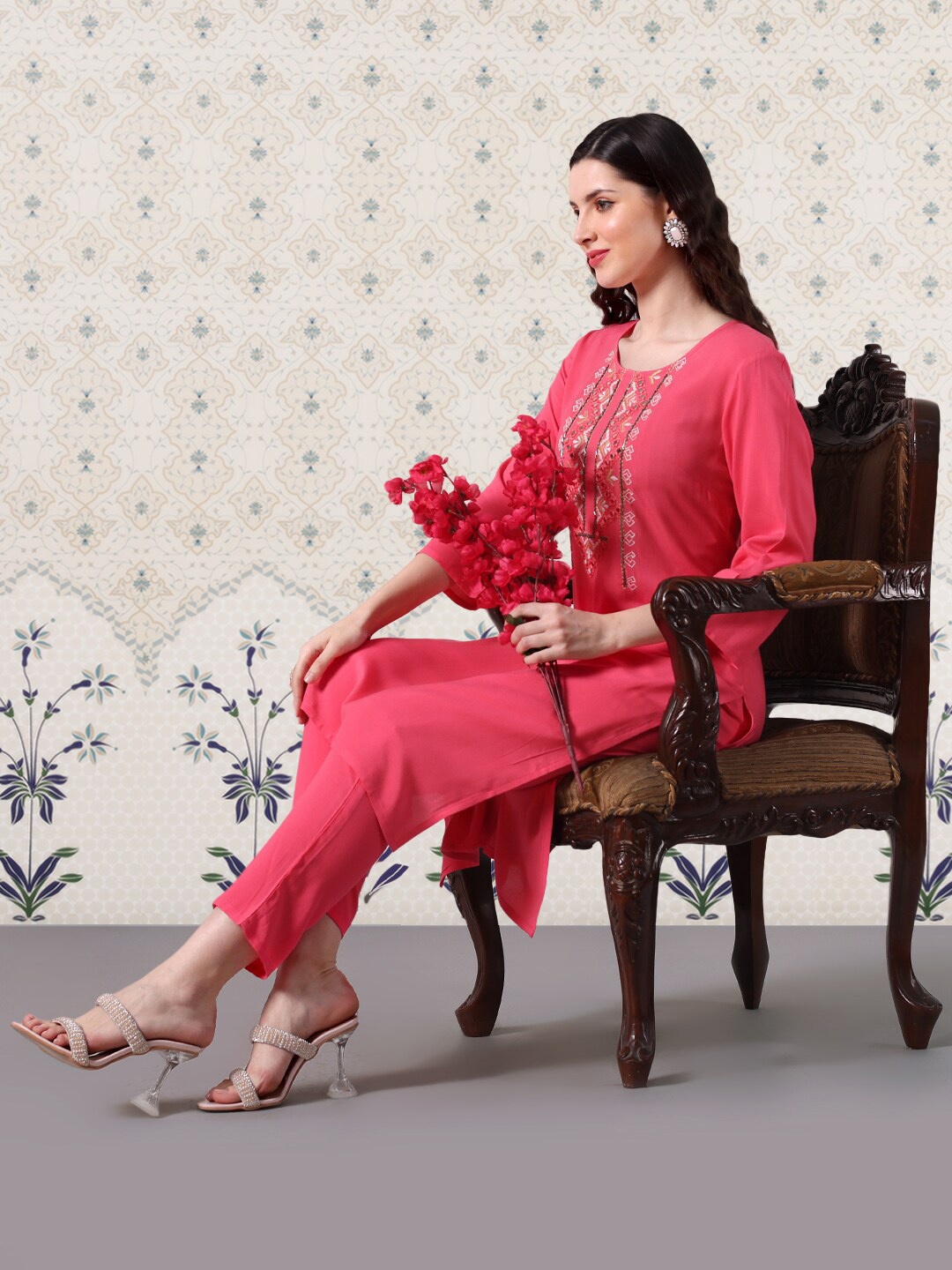 Ode by House of Pataudi Ethnic Motifs Yoke Design Mirror Work Kurta With Trousers, Red
Ode by House of Pataudi Ethnic Motifs Yoke Design Mirror Work Kurta With Trousers, Red