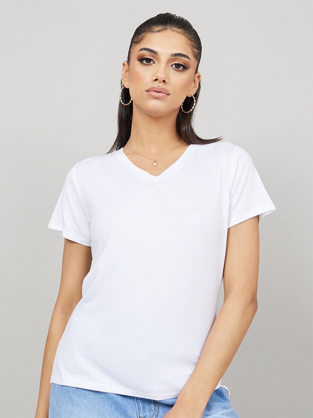 Styli V-Neck Regular Fit T-shirt, White