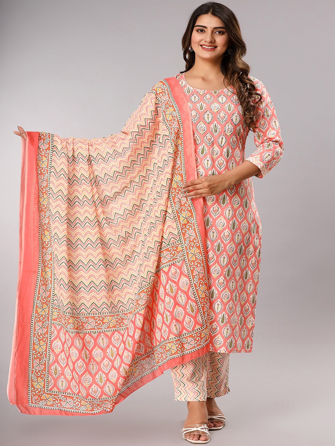 gvs shoppe Ethnic Motifs Print Sequined Pure Cotton Kurta with Trousers & Dupatta, Peach
gvs shoppe Ethnic Motifs Print Sequined Pure Cotton Kurta with Trousers & Dupatta, Peach