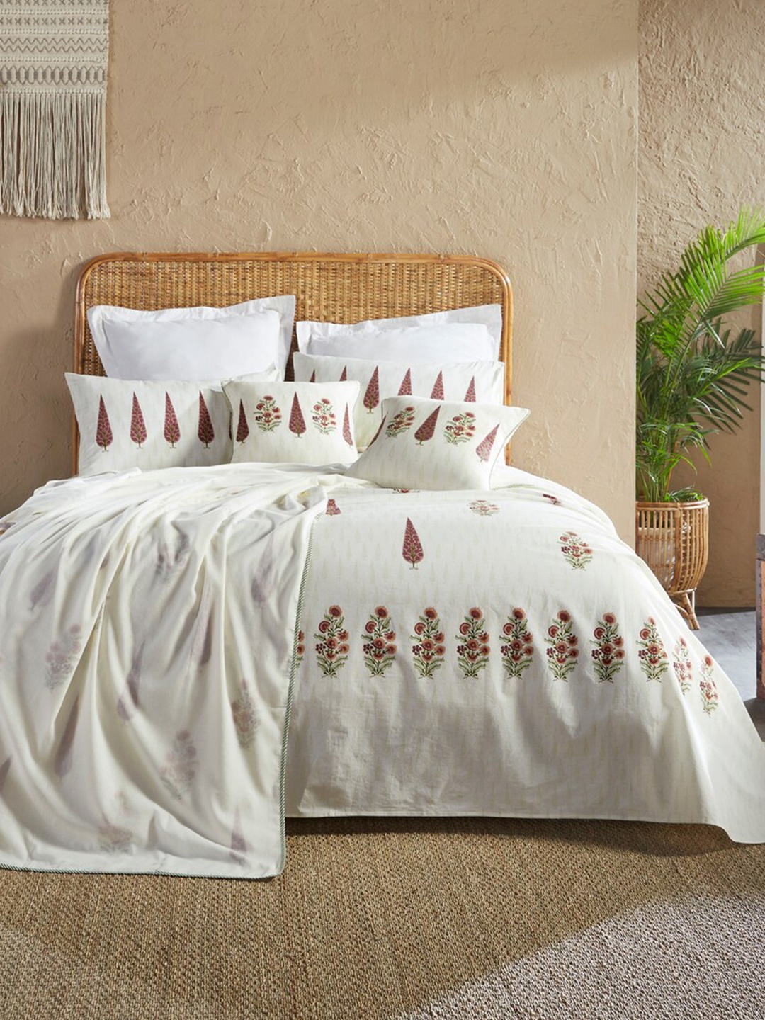HOUMN Cream-Coloured & Red Ethnic Motifs Mild Winter 210 GSM Cotton Single Bed Dohar
HOUMN Cream-Coloured & Red Ethnic Motifs Mild Winter 210 GSM Cotton Single Bed Dohar