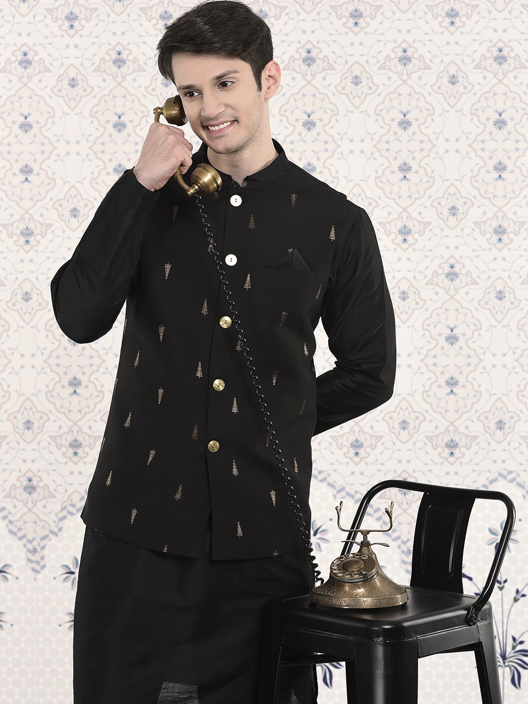 Ode by House of Pataudi Mandarin Collar Regular Kurta With Pyjamas & Nehru Jacket, Black
Ode by House of Pataudi Mandarin Collar Regular Kurta With Pyjamas & Nehru Jacket, Black