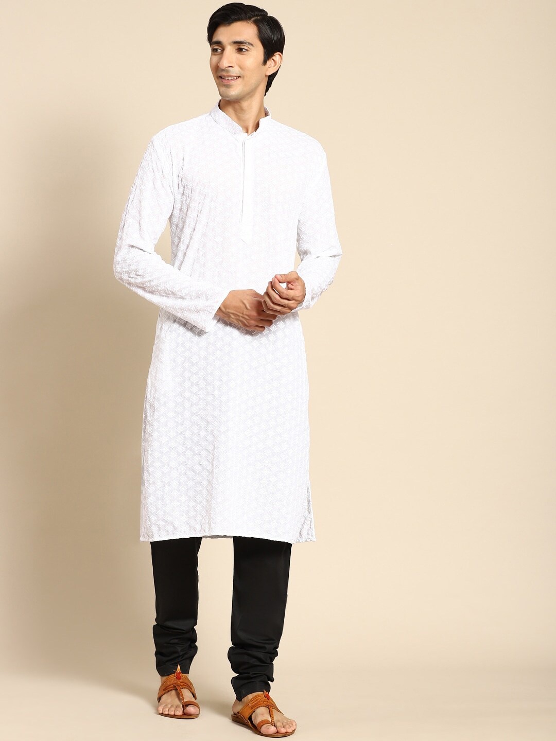 RAJUBHAI HARGOVINDAS Floral Embroidered Chikankari Cotton Regular Kurta, White
RAJUBHAI HARGOVINDAS Floral Embroidered Chikankari Cotton Regular Kurta, White