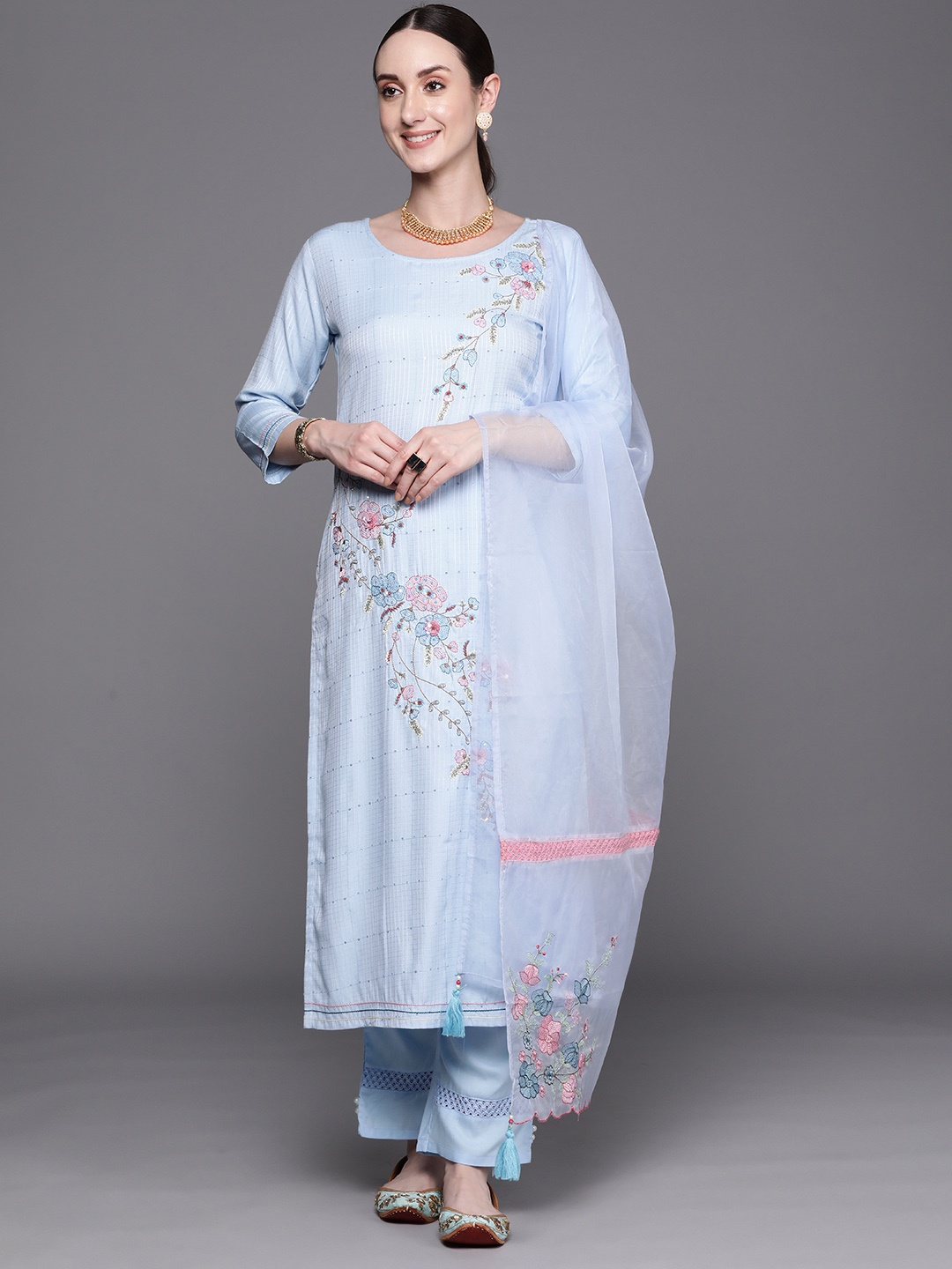 Indo Era Floral Embroidered Regular Thread Work Kurta With Trousers & Dupatta, Blue
Indo Era Floral Embroidered Regular Thread Work Kurta With Trousers & Dupatta, Blue