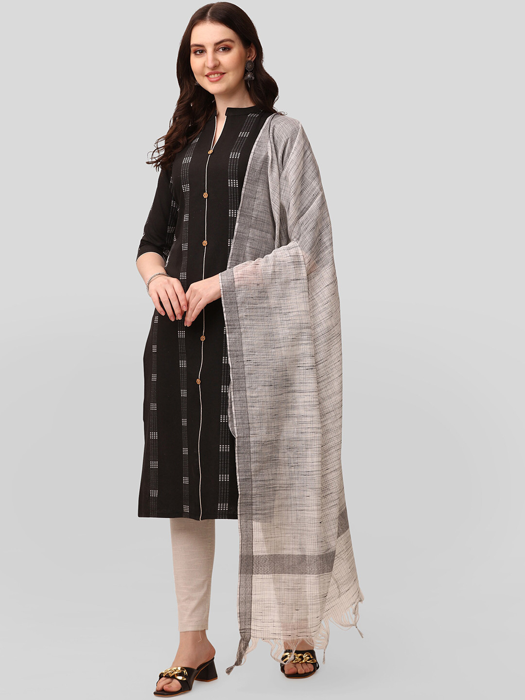 FAVRIZ Geomertic Printed Straight Kurta with Trousers & Dupatta, Black
FAVRIZ Geomertic Printed Straight Kurta with Trousers & Dupatta, Black