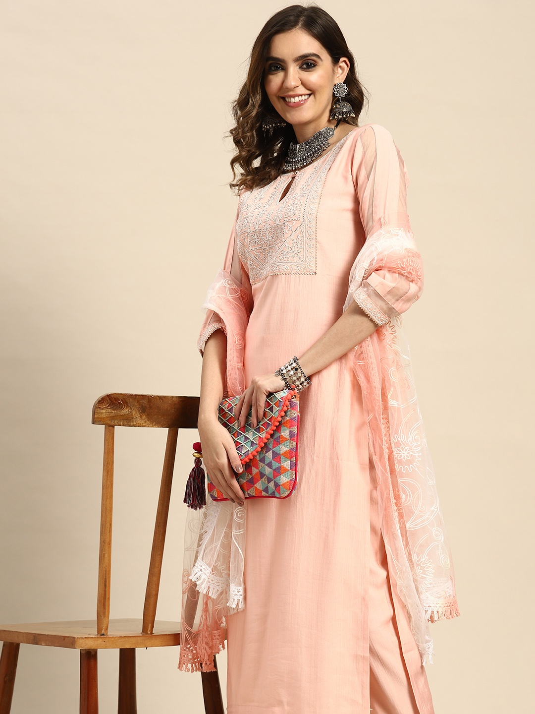 Sangria Women Embroidered Regular Thread Work Kurta with Trousers & With Dupatta, Pink
Sangria Women Embroidered Regular Thread Work Kurta with Trousers & With Dupatta, Pink