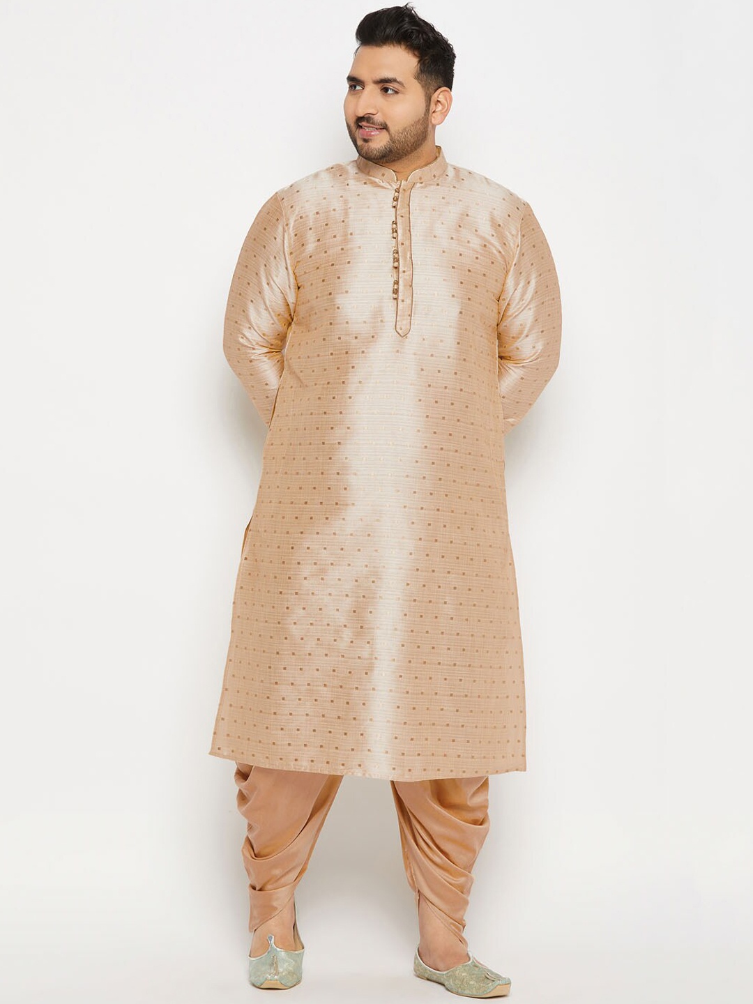 VASTRAMAY Men Plus Size Geometric Woven Design Mandarin Collar Kurta With Dhoti Pants, Gold
VASTRAMAY Men Plus Size Geometric Woven Design Mandarin Collar Kurta With Dhoti Pants, Gold
