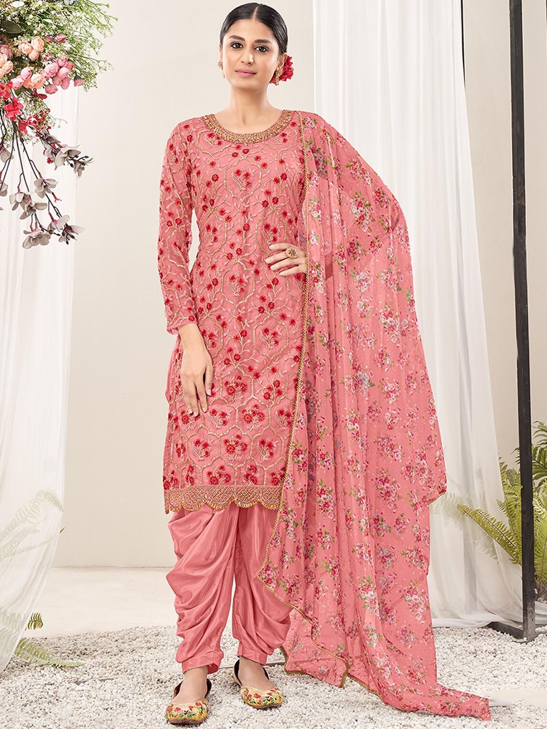 ODETTE Floral Embroidered Semi Stitched Kurta with Patiala Dupatta, Pink
ODETTE Floral Embroidered Semi Stitched Kurta with Patiala Dupatta, Pink