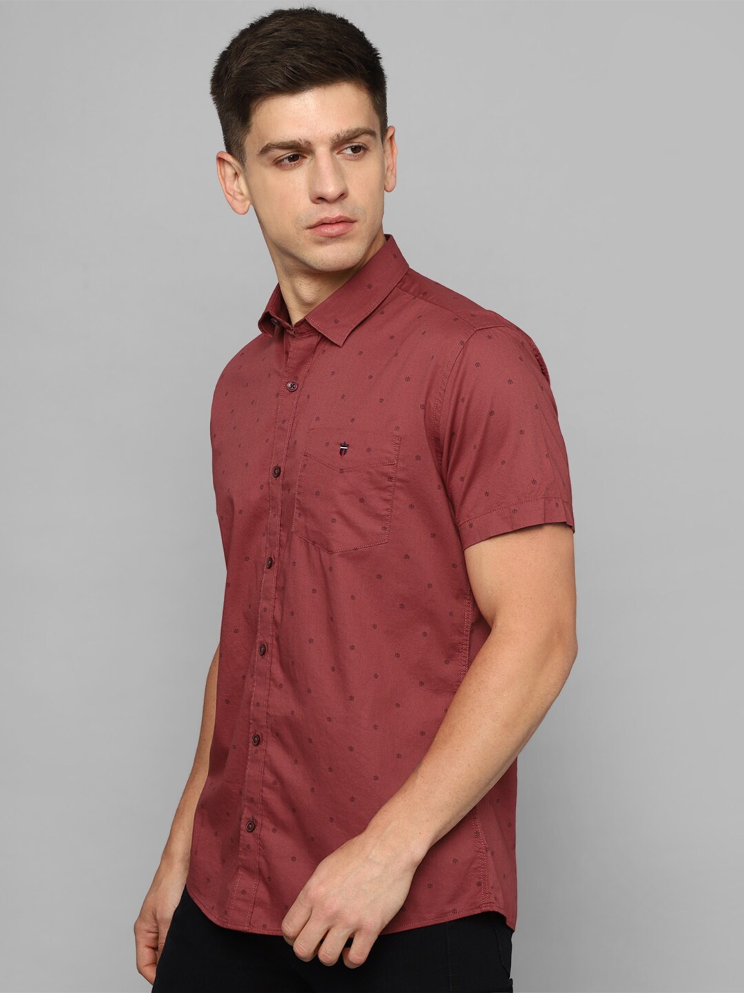 Louis Philippe Sport conversational printed Spread Collar Slim Fit Cotton Casual Shirt, Maroon
Louis Philippe Sport conversational printed Spread Collar Slim Fit Cotton Casual Shirt, Maroon