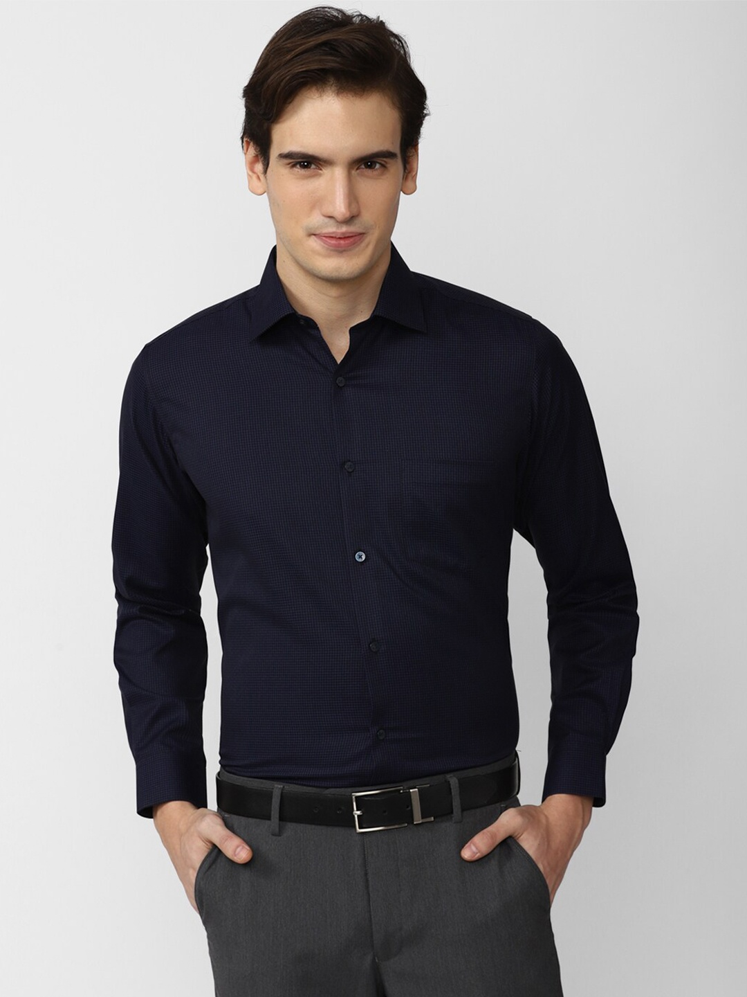Van Heusen Checked Micro Checks Spread Collar Opaque Pure Cotton Formal Shirt, Navy blue
Van Heusen Checked Micro Checks Spread Collar Opaque Pure Cotton Formal Shirt, Navy blue