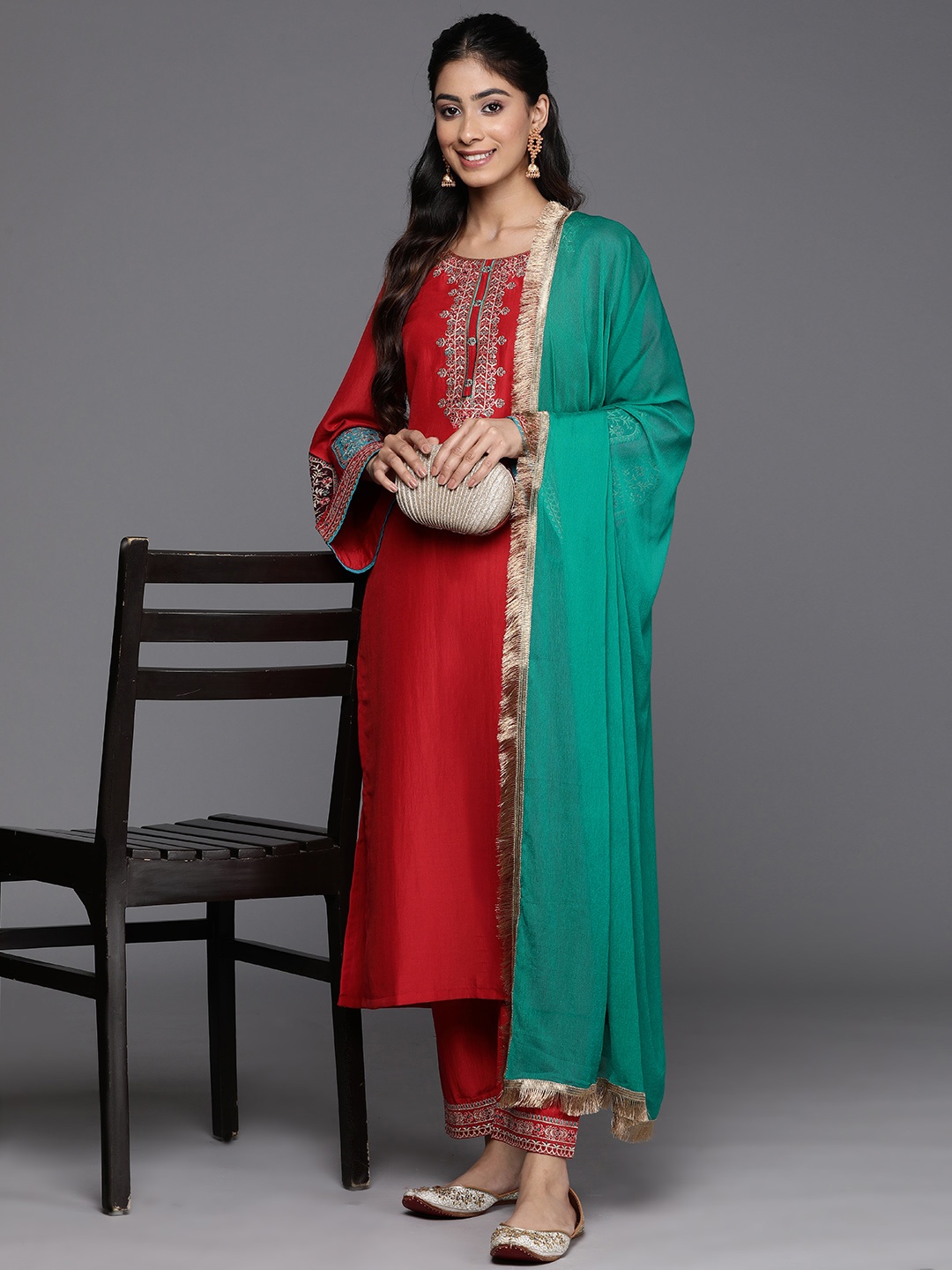 Varanga Ethnic Motifs Embroidered Regular Sequinned Kurta With Trousers & Dupatta, Red
Varanga Ethnic Motifs Embroidered Regular Sequinned Kurta With Trousers & Dupatta, Red
