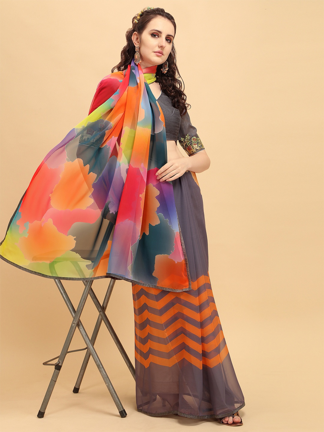 Sangria Abstract Printed Pure Georgette Saree With Blouse Piece, Grey
Sangria Abstract Printed Pure Georgette Saree With Blouse Piece, Grey