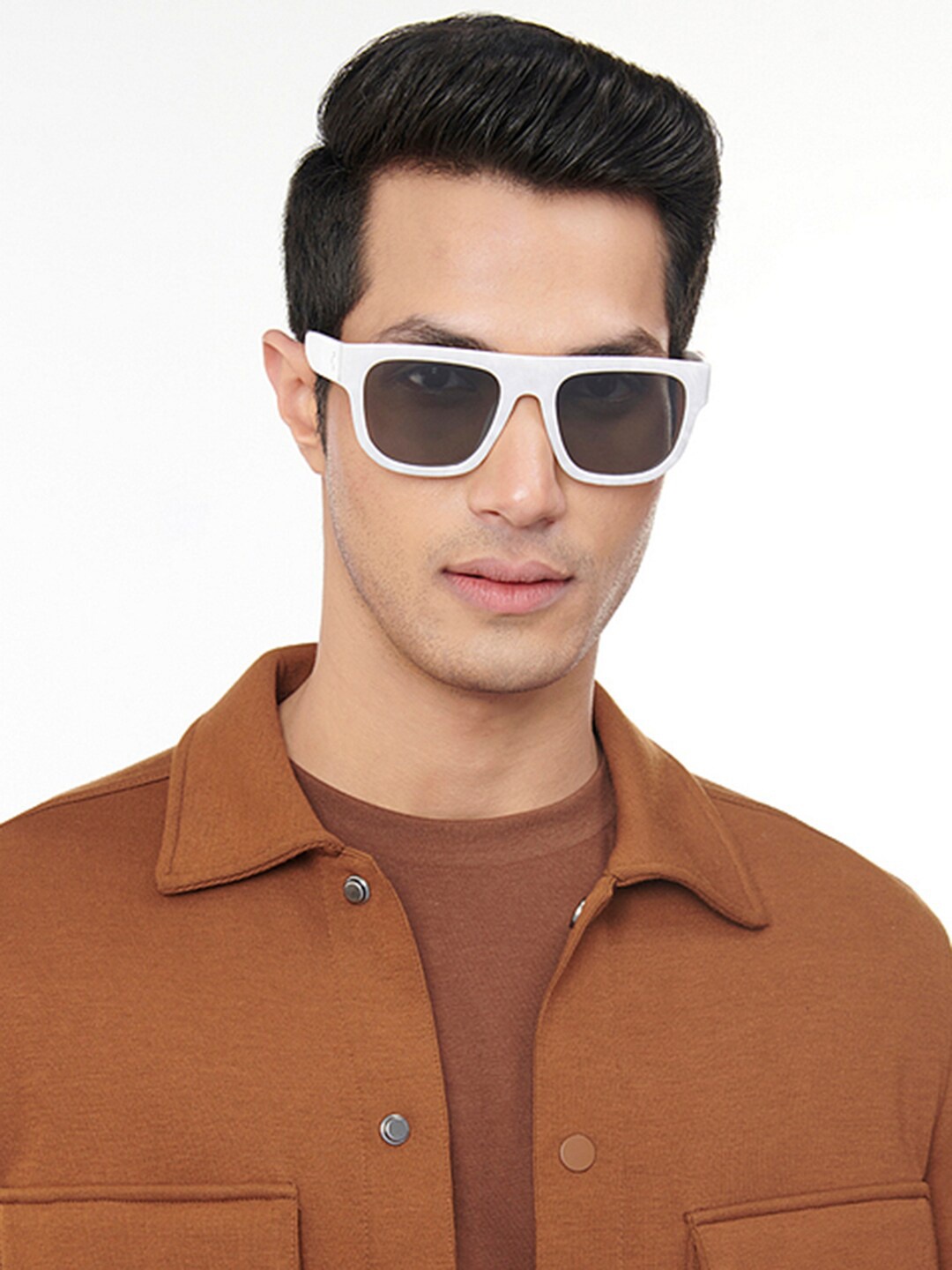 Vincent Chase by Lenskart Lens & Wayfarer Sunglasses with Polarised and UV Protected Lens 206898, Grey
Vincent Chase by Lenskart Lens & Wayfarer Sunglasses with Polarised and UV Protected Lens 206898, Grey
