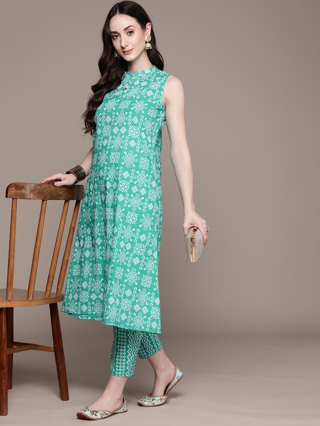 Anubhutee Women Ethnic Motifs Printed Regular Pure Cotton Kurta with Trousers, Turquoise blue
Anubhutee Women Ethnic Motifs Printed Regular Pure Cotton Kurta with Trousers, Turquoise blue