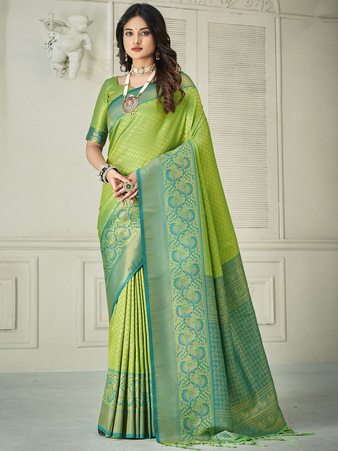 Satrani Floral Motif Woven Design Zari Banarasi Saree, Green