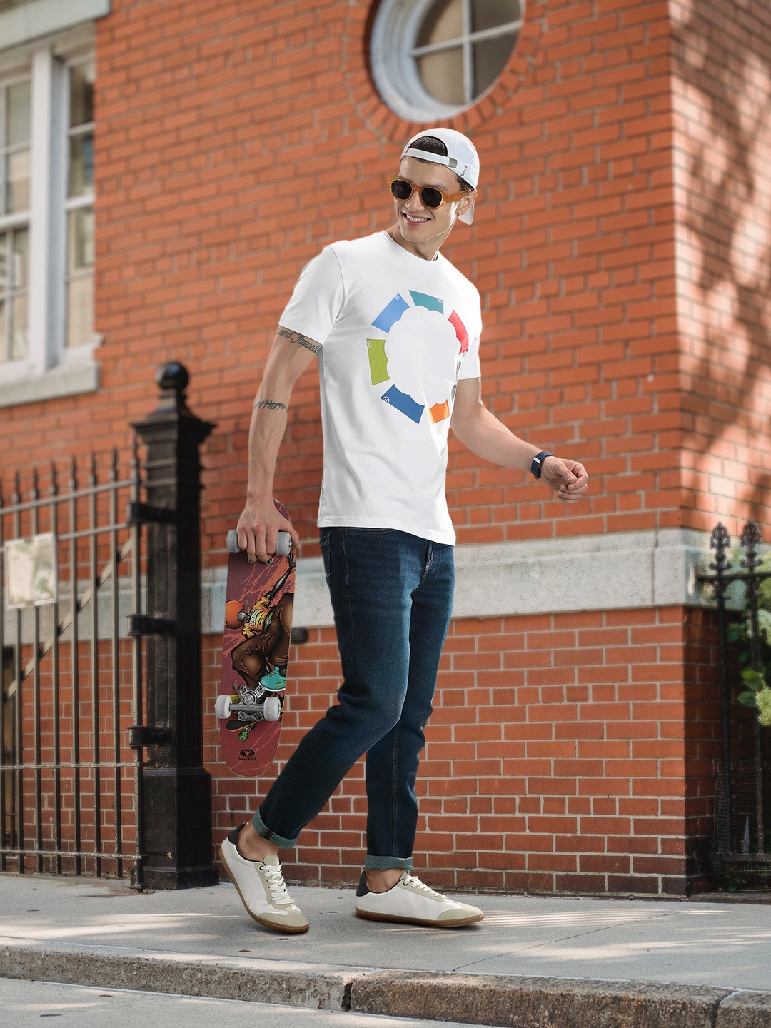 Levis Men Geometric Print Round Neck Knitted T-shirt, White