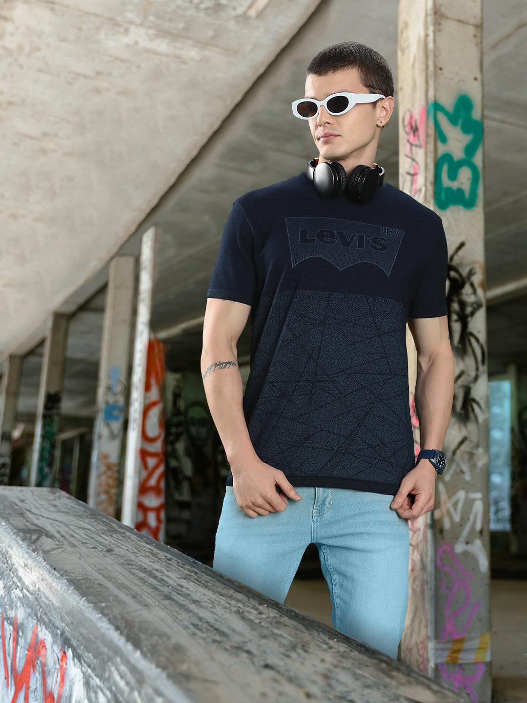 Levis Men Brand Logo & Abstract Self Design Round Neck Indigo Knitted T-shirt, Navy blue