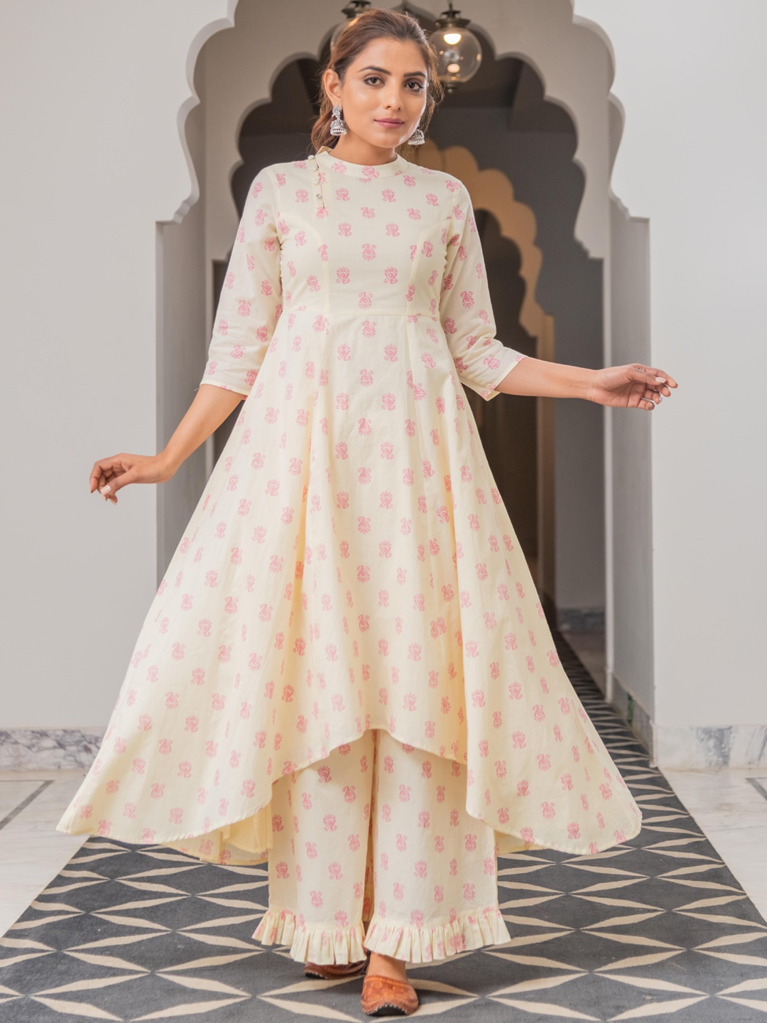 Kohsh Ethnic Motifs Printed Mandarin Collar Pure Cotton Anarkali Kurta With Palazzos, Cream
Kohsh Ethnic Motifs Printed Mandarin Collar Pure Cotton Anarkali Kurta With Palazzos, Cream