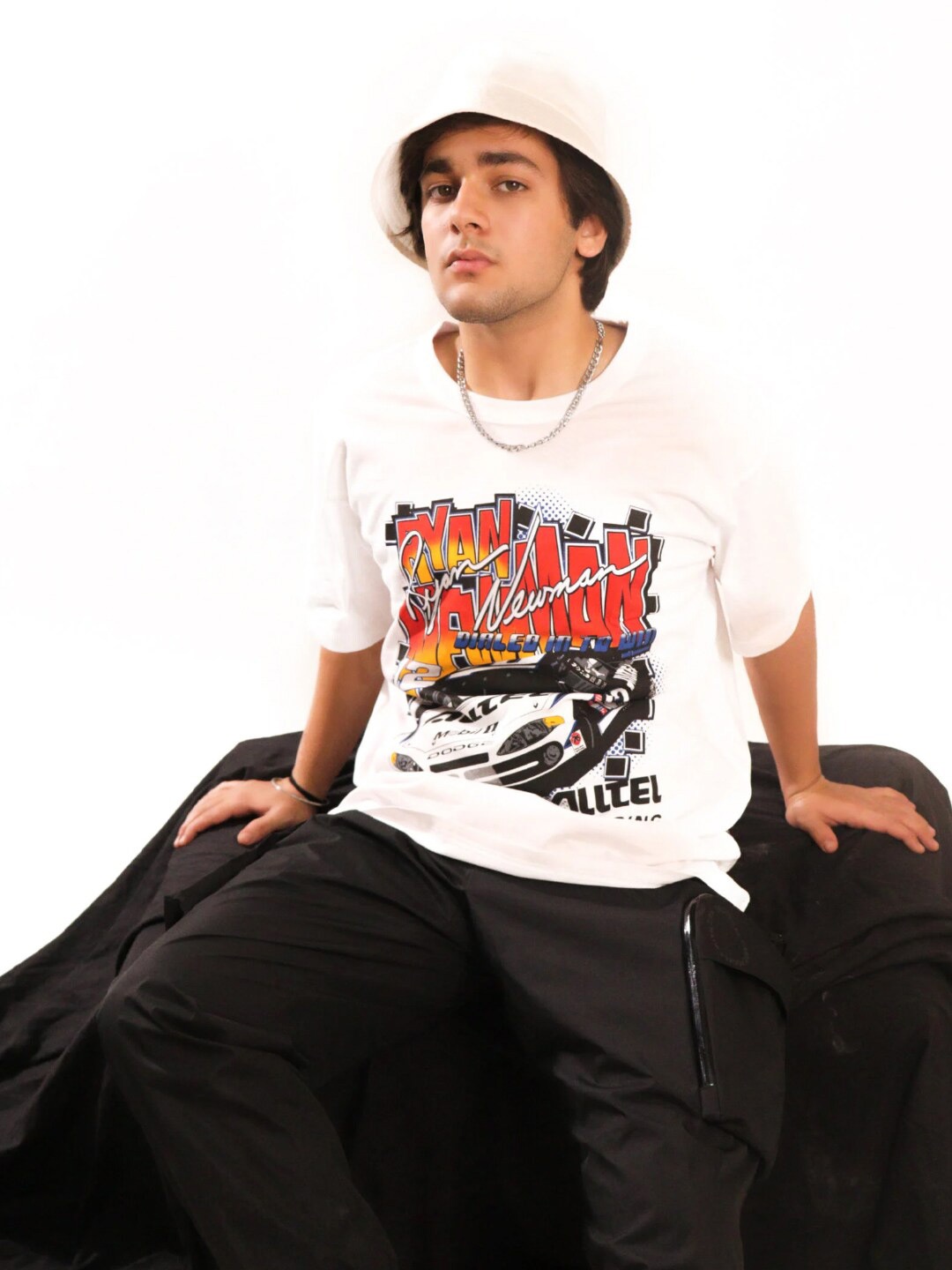 Bonkers Corner Typography Printed Drop shoulder Sleeves Cotton Loose Fit T-shirt, White
Bonkers Corner Typography Printed Drop shoulder Sleeves Cotton Loose Fit T-shirt, White