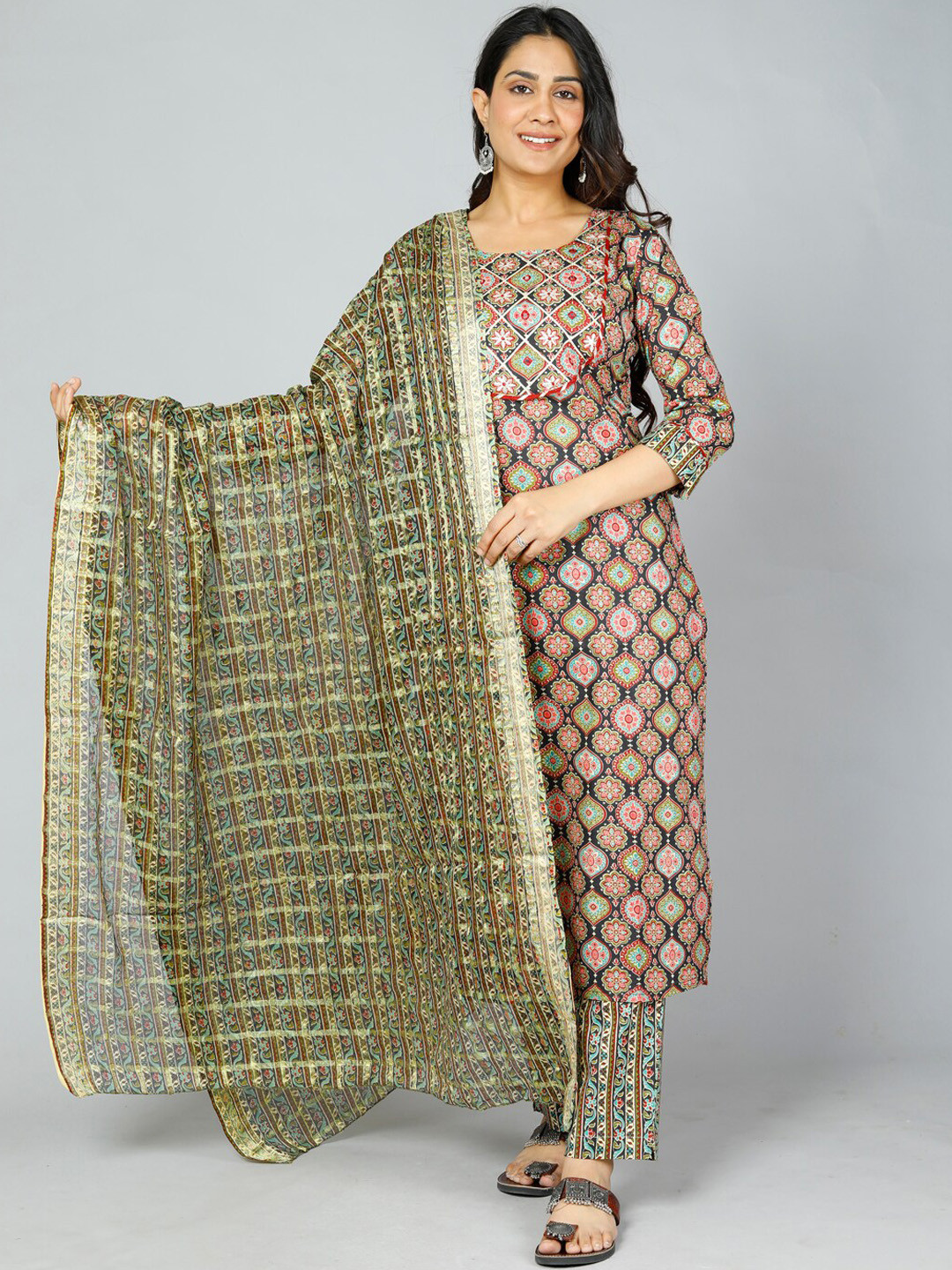 gvs shoppe Ethnic Printed Gotta Patti Pure Cotton Kurta with Trousers & Dupatta, Green
gvs shoppe Ethnic Printed Gotta Patti Pure Cotton Kurta with Trousers & Dupatta, Green