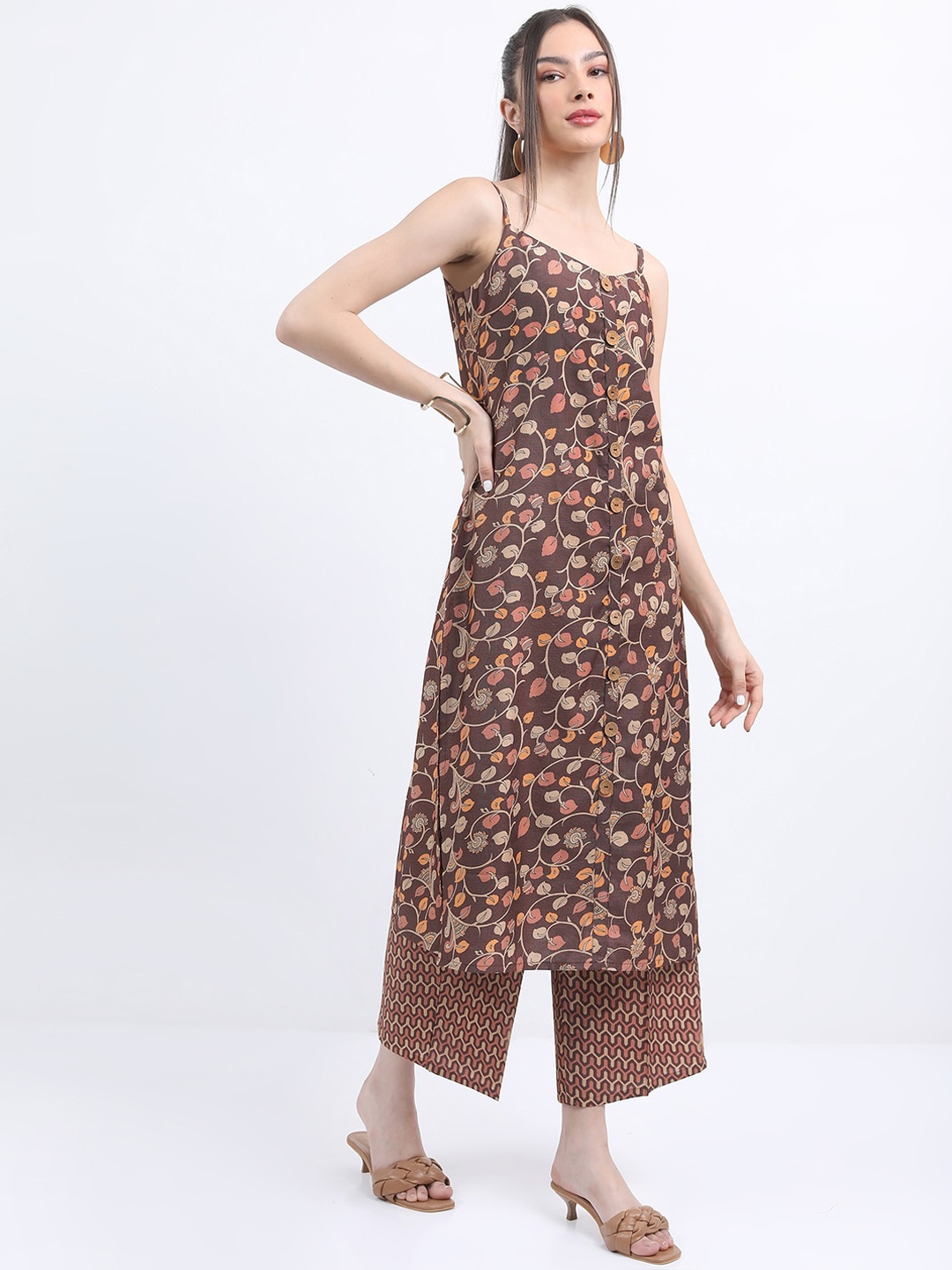 KETCH Floral Printed Shoulder Straps Straight Kurta with Trousers & Dupatta, Brown
KETCH Floral Printed Shoulder Straps Straight Kurta with Trousers & Dupatta, Brown