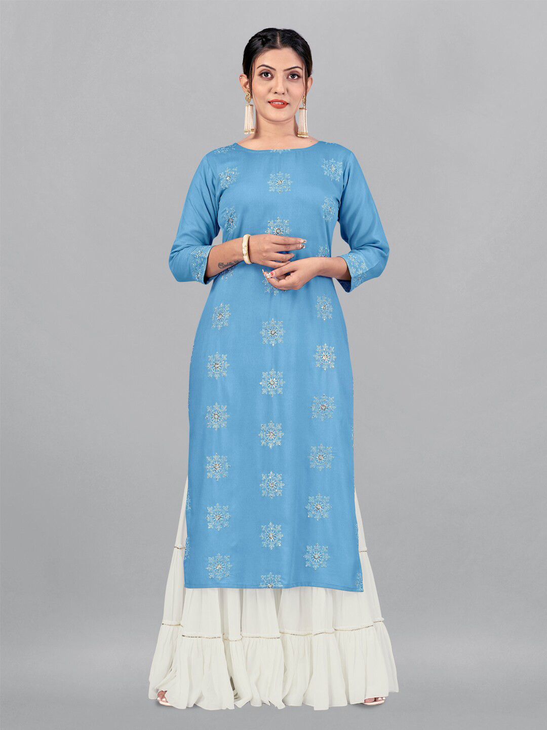 FASHION DREAM Ethnic Motifs Embroidered Sequined Kurta, Blue 
FASHION DREAM Ethnic Motifs Embroidered Sequined Kurta, Blue