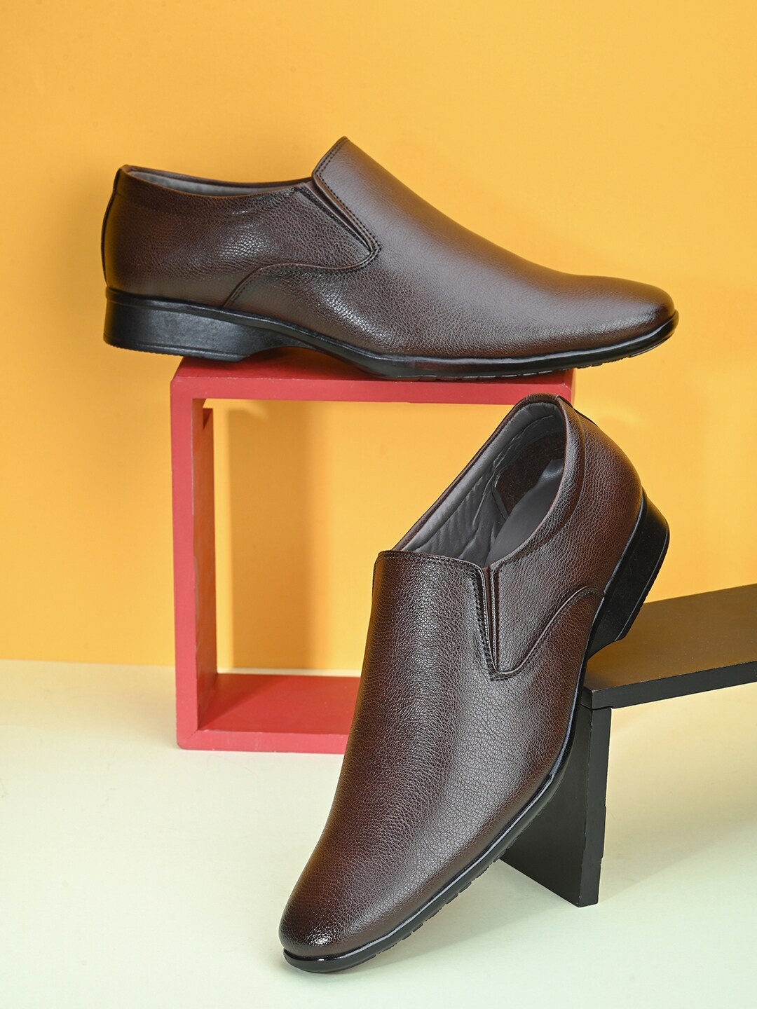 HERE&NOW Men Pointed Toe Slip On Formal, Brown
