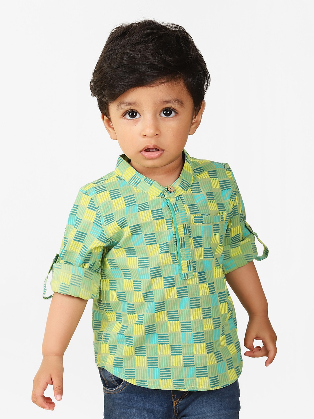 Fabindia Boys Geometric Printed Mandarin Collar Roll-Up Sleeves Cotton Casual Shirt, Green
Fabindia Boys Geometric Printed Mandarin Collar Roll-Up Sleeves Cotton Casual Shirt, Green