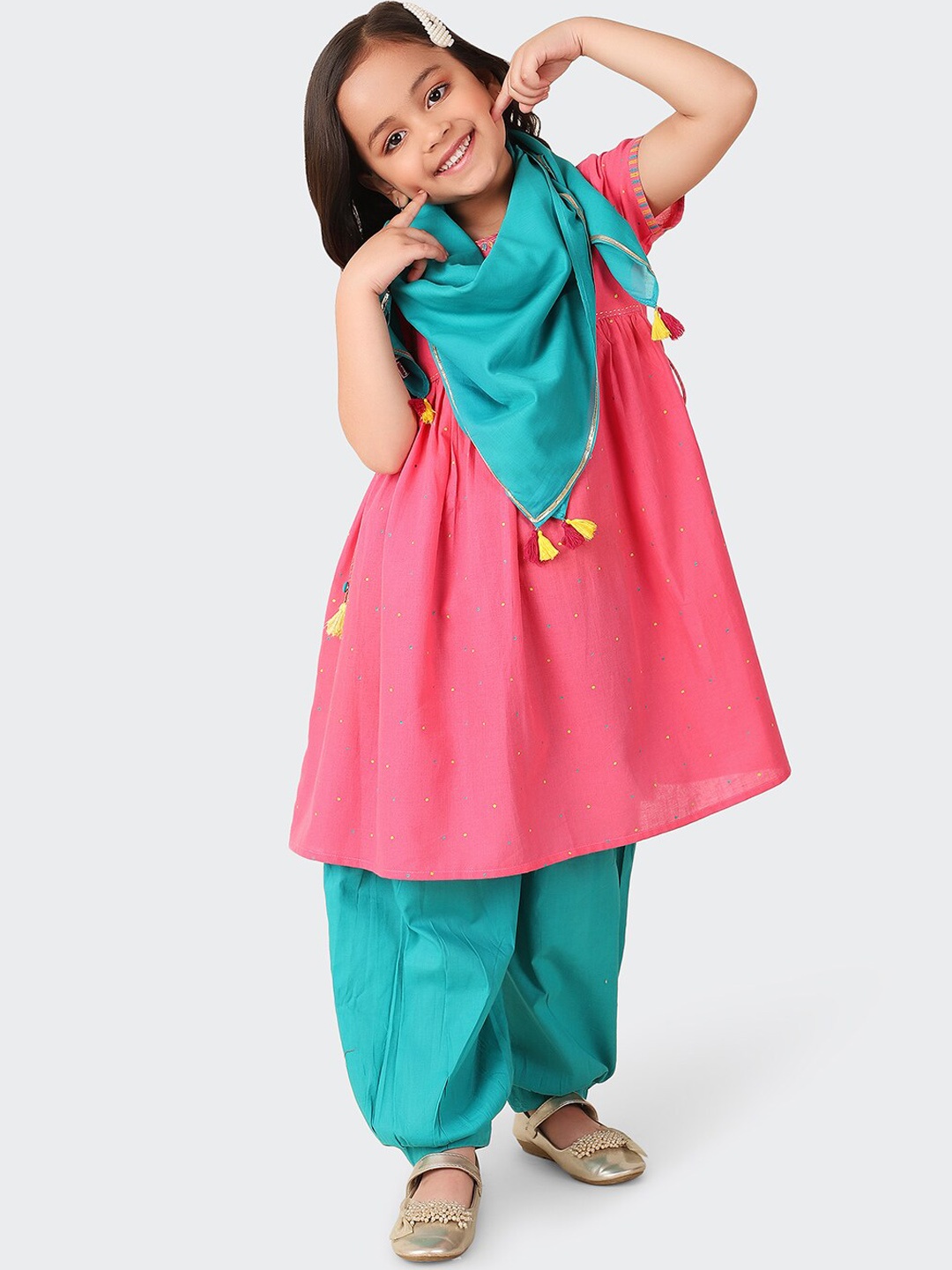 Fabindia Girls Ethnic Motifs Embroidered Pure Cotton Kurta with Salwar & Dupatta, Pink
Fabindia Girls Ethnic Motifs Embroidered Pure Cotton Kurta with Salwar & Dupatta, Pink