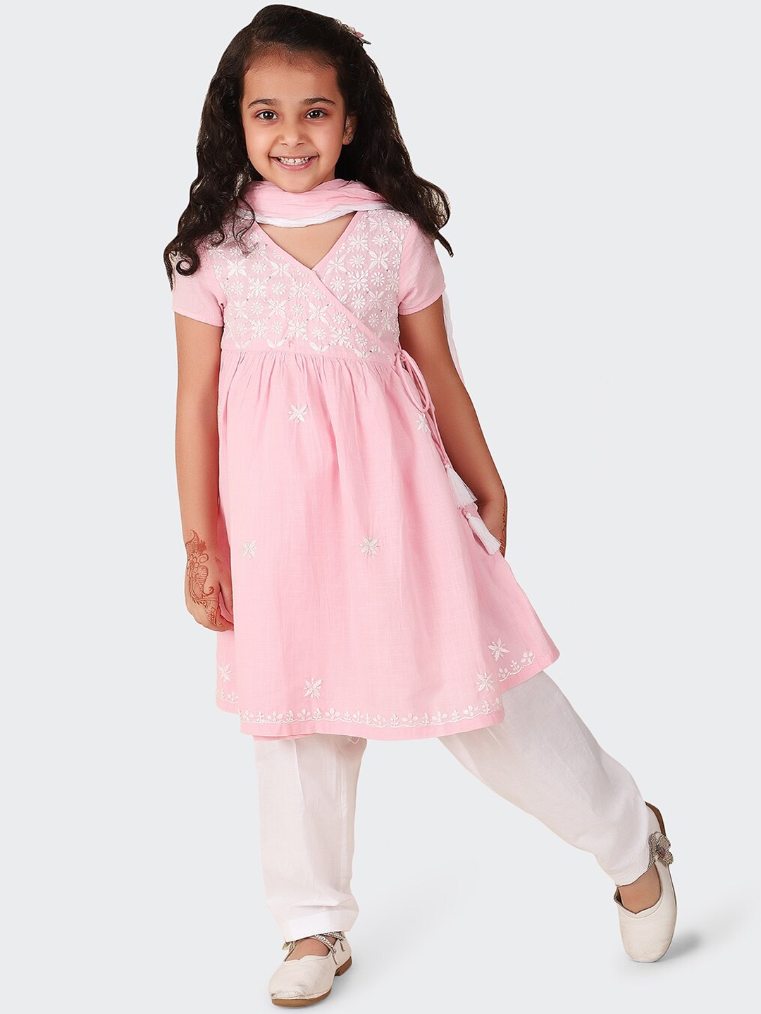 Fabindia Girls Ethnic Motifs Embroidered A-Line Pure Cotton Kurta with Trousers & Dupatta, Pink
Fabindia Girls Ethnic Motifs Embroidered A-Line Pure Cotton Kurta with Trousers & Dupatta, Pink