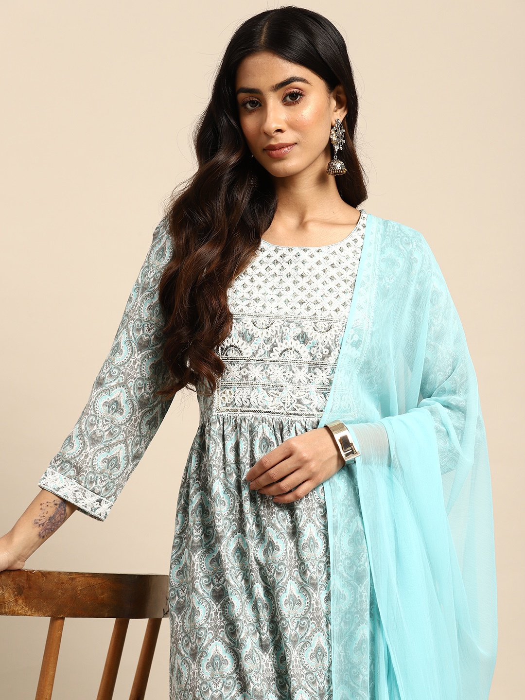 all about you Women Ethnic Motifs Embroidered Sequinned Kurta with Trousers & Dupatta, Turquoise blue
all about you Women Ethnic Motifs Embroidered Sequinned Kurta with Trousers & Dupatta, Turquoise blue