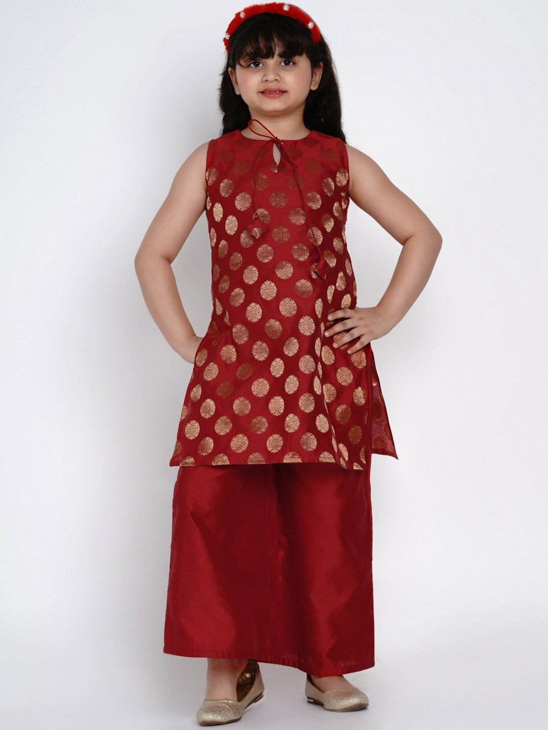 Bitiya by Bhama Girls Ethnic Motifs Woven Design Tie-Up Neck Kurta with Palazzos, Maroon
Bitiya by Bhama Girls Ethnic Motifs Woven Design Tie-Up Neck Kurta with Palazzos, Maroon