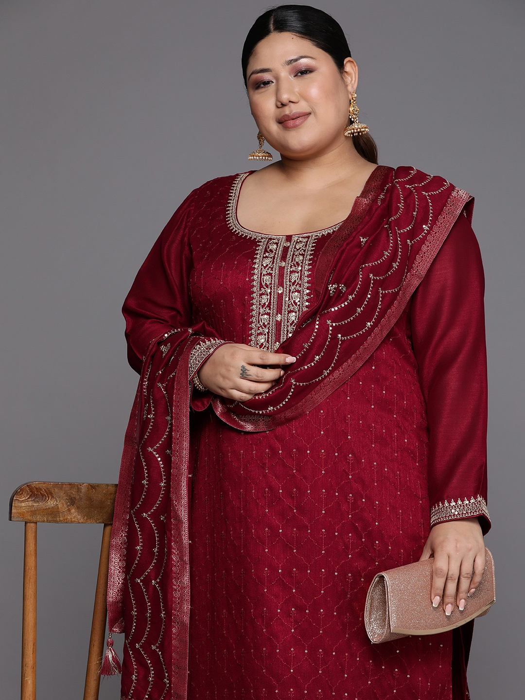 EXTRA LOVE BY LIBAS Plus Size Women Floral Embroidered Kurta with Trousers & Dupatta, Maroon
EXTRA LOVE BY LIBAS Plus Size Women Floral Embroidered Kurta with Trousers & Dupatta, Maroon