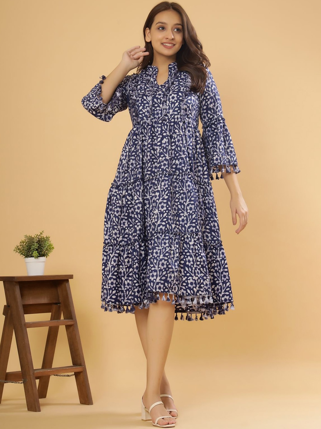 AUTUMN LANE Printed Cotton Mandarin Collar Bell Sleeves Fit & Flare Ethnic Dress, Blue
AUTUMN LANE Printed Cotton Mandarin Collar Bell Sleeves Fit & Flare Ethnic Dress, Blue