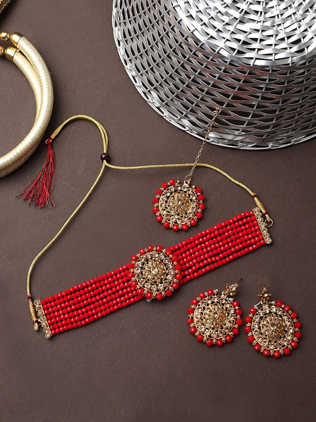 STEORRA JEWELS Gold-Plated Kundan-Studded & Beaded Necklace Set With Maangtikka
STEORRA JEWELS Gold-Plated Kundan-Studded & Beaded Necklace Set With Maangtikka