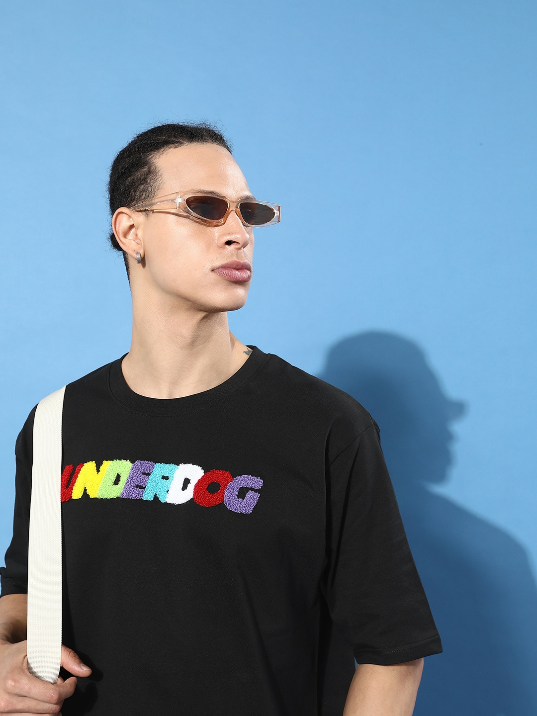 Difference of Opinion Men Black Typography Embroidered Oversize Pure Cotton Longline T-shirt
Difference of Opinion Men Black Typography Embroidered Oversize Pure Cotton Longline T-shirt