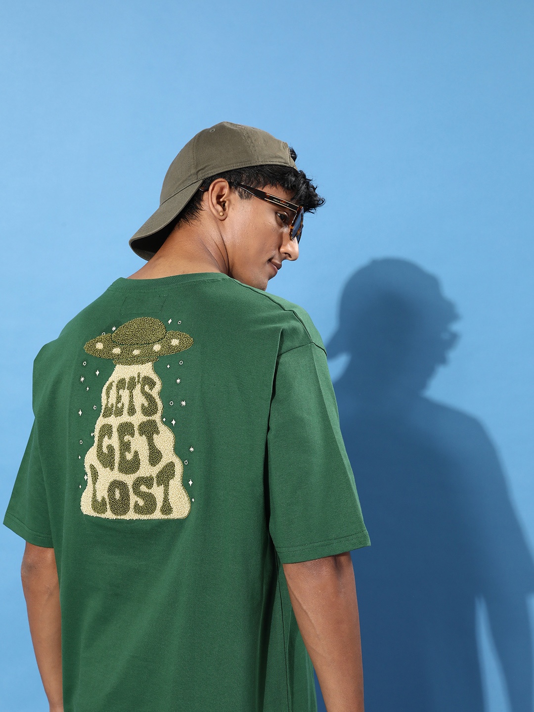 Difference of Opinion Men Green Typography Embroidered Oversize Pure Cotton Longline T-shirt
Difference of Opinion Men Green Typography Embroidered Oversize Pure Cotton Longline T-shirt