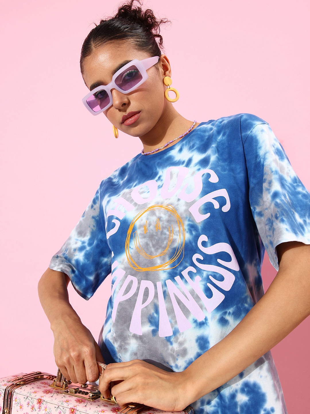 Difference of Opinion Women Blue & Grey Tie & Dye Oversized Pure Cotton Longline T-shirt
Difference of Opinion Women Blue & Grey Tie & Dye Oversized Pure Cotton Longline T-shirt