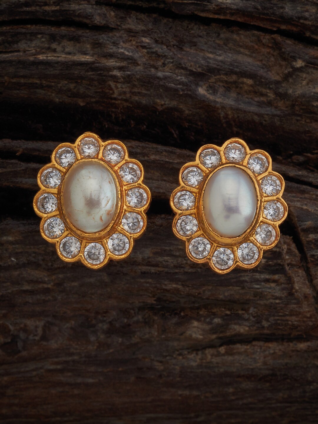 Kushal's Fashion Jewellery 92.5 Pure Silver Gold Plated Stone Studded Studs Earrings
Kushal's Fashion Jewellery 92.5 Pure Silver Gold Plated Stone Studded Studs Earrings