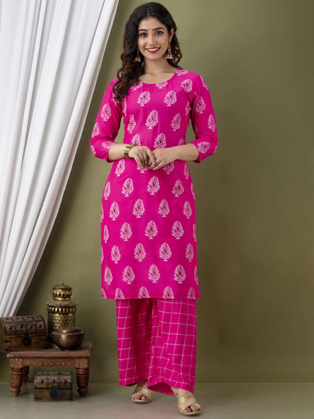 SURHI Ethnic Motifs Printed Regular Kurta With Palazzos & Dupatta, Pink
SURHI Ethnic Motifs Printed Regular Kurta With Palazzos & Dupatta, Pink