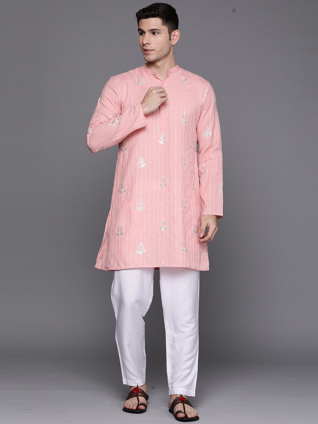 Indo Era Ethnic Motif Embroidered Mandarin Collar Sequinned Straight Kurta, Pink
Indo Era Ethnic Motif Embroidered Mandarin Collar Sequinned Straight Kurta, Pink