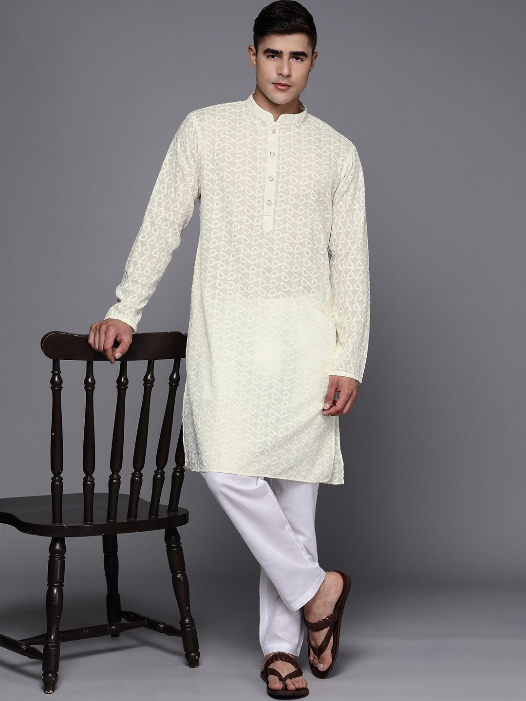 Inddus Men Ethnic Motifs Embroidered Regular Chikankari Kurta With Trousers, Off white
Inddus Men Ethnic Motifs Embroidered Regular Chikankari Kurta With Trousers, Off white