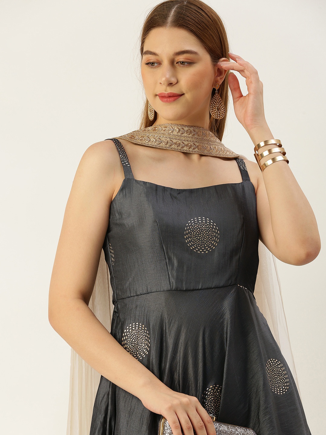 Ethnovog Women Ethnic Motifs Regular Beads & Stones Kurti with Sharara & With Dupatta, Grey
Ethnovog Women Ethnic Motifs Regular Beads & Stones Kurti with Sharara & With Dupatta, Grey