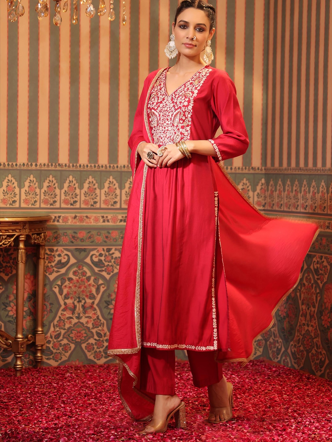 SCAKHI Floral Yoke Design V-Neck Pleated Pure Silk Kurta With Trousers & Dupatta, Maroon
SCAKHI Floral Yoke Design V-Neck Pleated Pure Silk Kurta With Trousers & Dupatta, Maroon