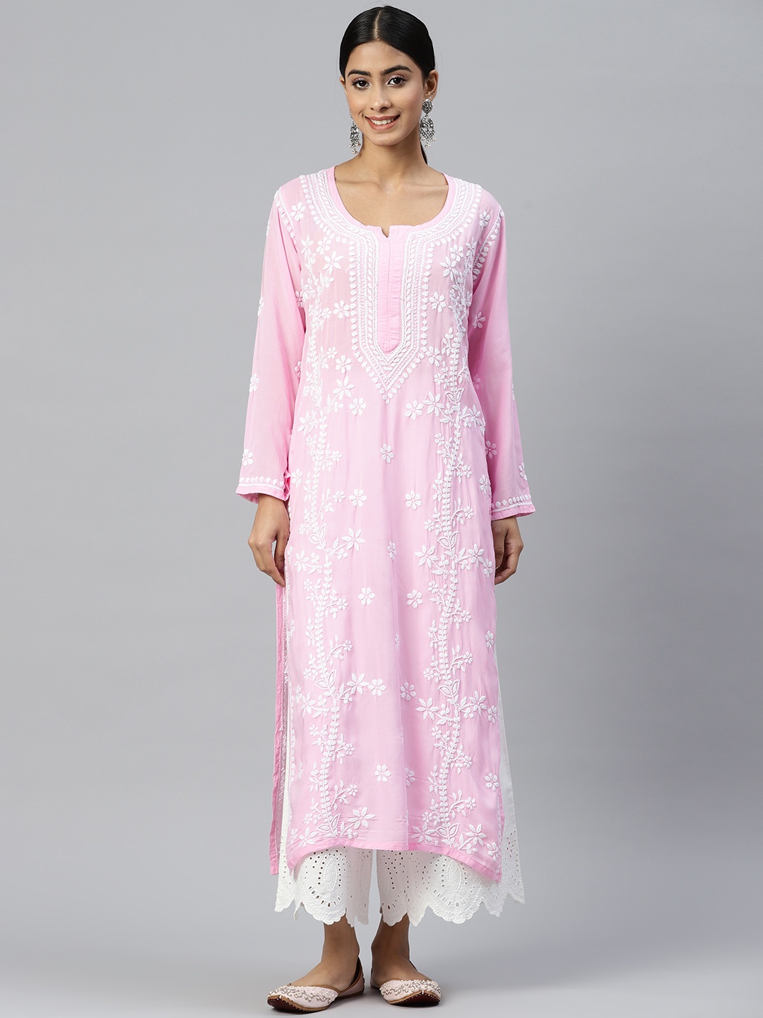 PARAMOUNT CHIKAN Ethnic Motifs Embroidered Chikankari Floral Pure Cotton Kurta, Pink
PARAMOUNT CHIKAN Ethnic Motifs Embroidered Chikankari Floral Pure Cotton Kurta, Pink